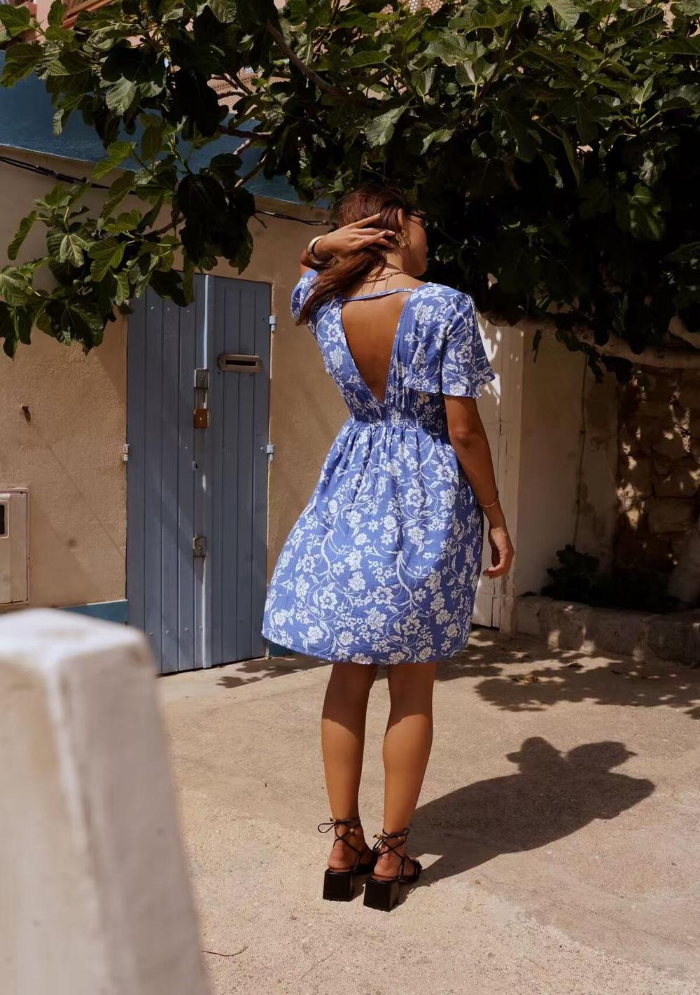 ♡ Geblümtes Minikleid