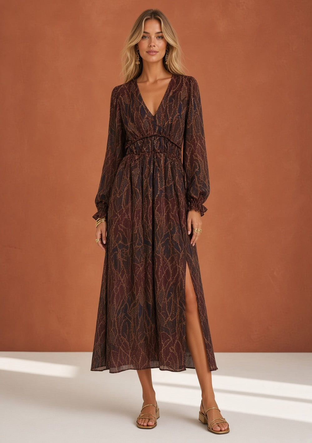 ♡ Midikleid mit V-Neck und Goldprint