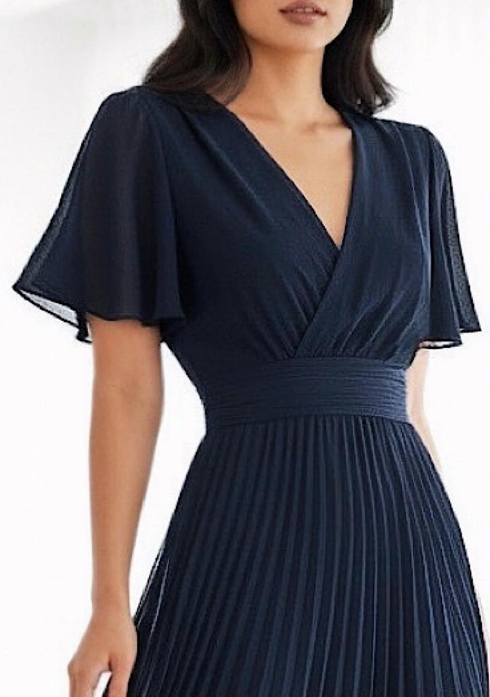 ♡ Plisseekleid mit V-Neck