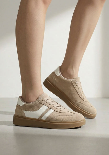 ♡ Sneakers aus Wildlederimitat