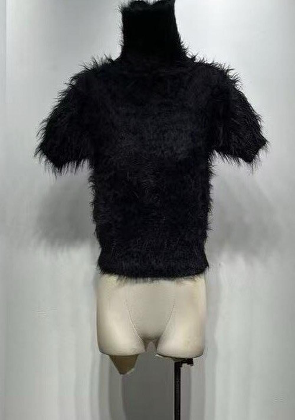 ♡ Kurzarm-Rolli mit Feder-Effekt