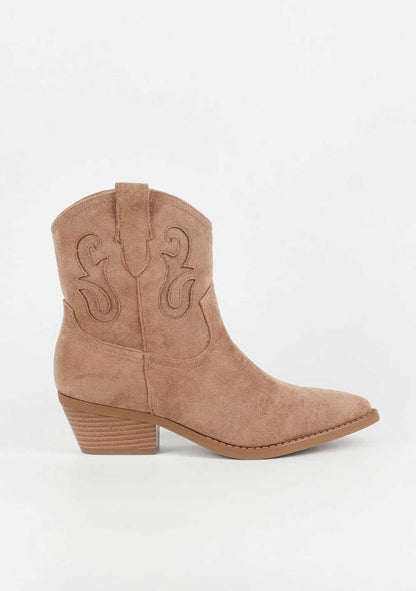 ♡ Cowboy Boots