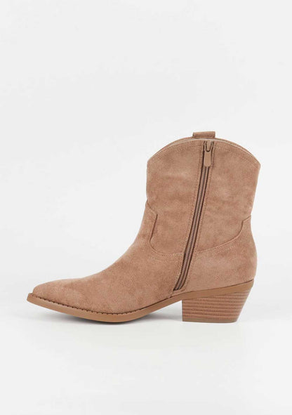 ♡ Cowboy Boots