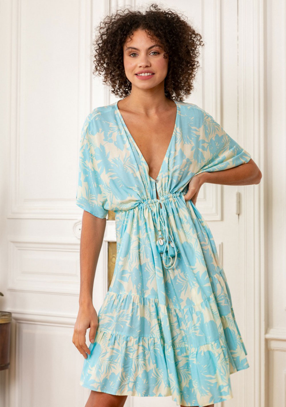♡ Minikleid mit Flügelarm und floralem Print