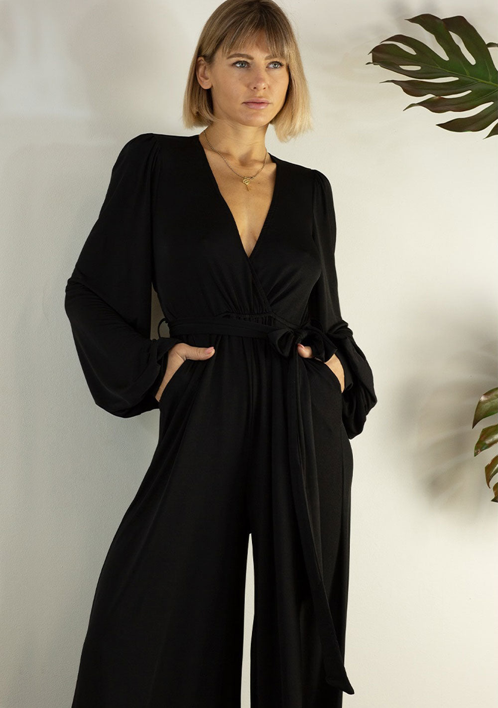 ♡ Jumpsuit mit weitem Bein